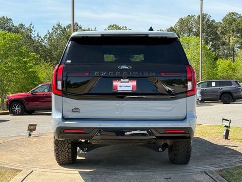 Used 2025 Ford Expedition Tremor image 6