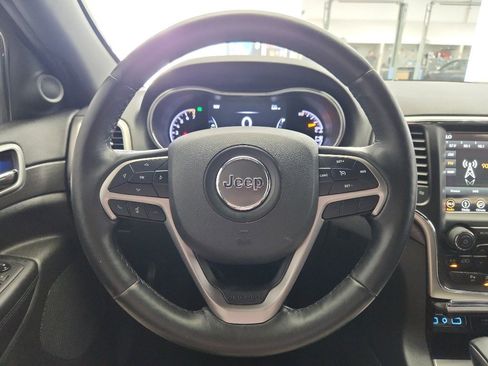 Used 2018 Jeep Grand Cherokee Altitude image 11