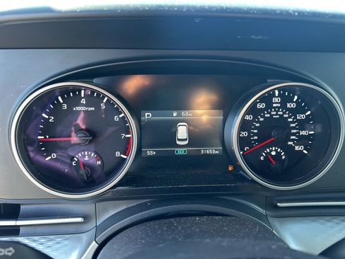 Used 2024 Kia Carnival LX image 23