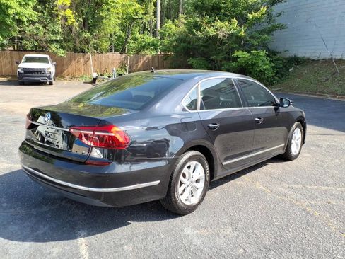 Used 2017 Volkswagen Passat 1.8T S FWD image 3