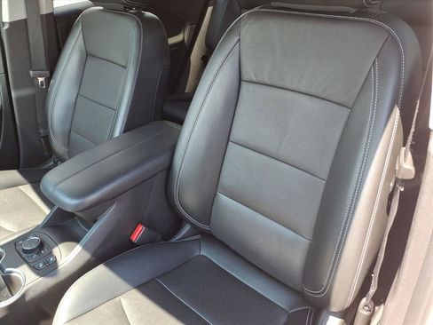 Used 2023 GMC Terrain SLT w/ Infotainment Package II AWD/4WD image 18