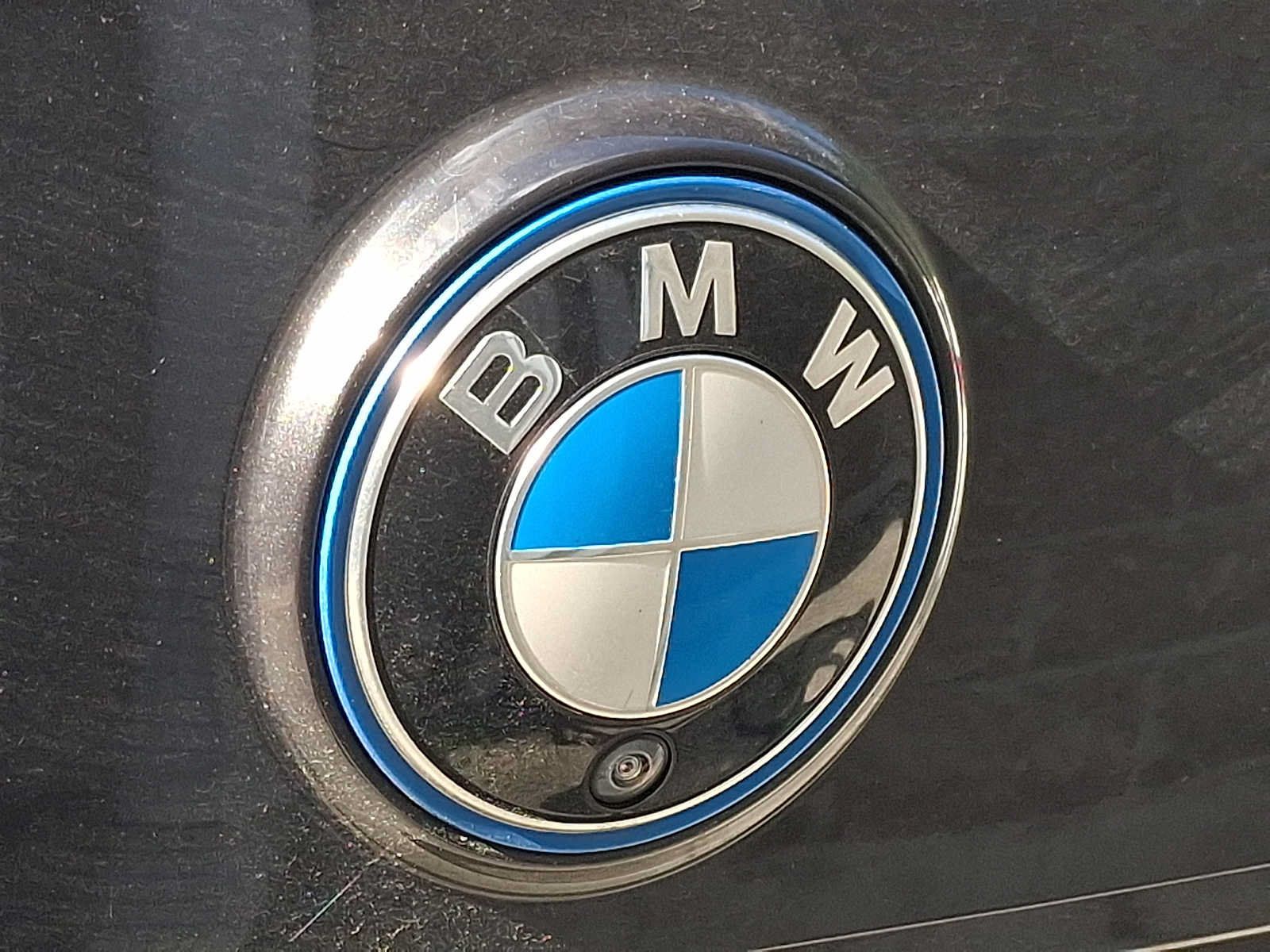 Used 2024 BMW iX xDrive50 w/ Sport Package AWD/4WD image 4