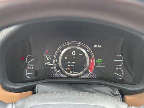 Used 2023 Lexus LX 600 4WD w/ Accessory Package (Z1) image 12