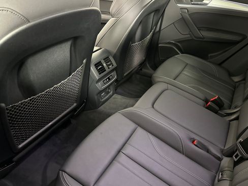 Used 2025 Audi Q5 2.0T Premium Plus w/ Premium Plus Package image 11