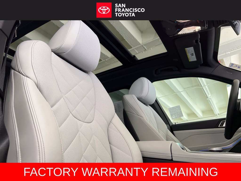Used 2025 BMW X5 xDrive40i w/ Premium Package AWD/4WD image 23