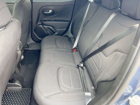 Used 2022 Jeep Renegade Latitude image 14