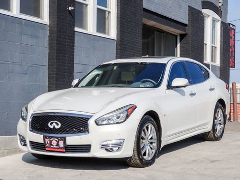 Used 2015 INFINITI Q70 3.7 AWD/4WD image 3