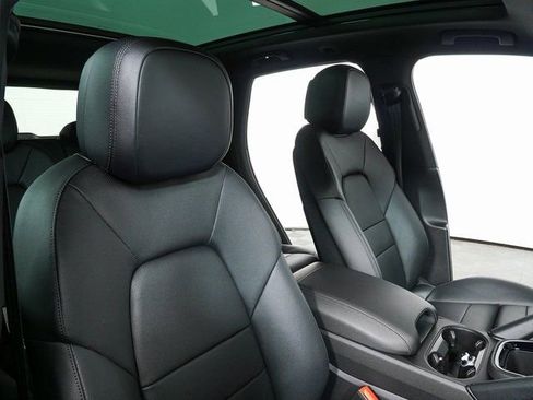 New 2026 Porsche Cayenne S image 25