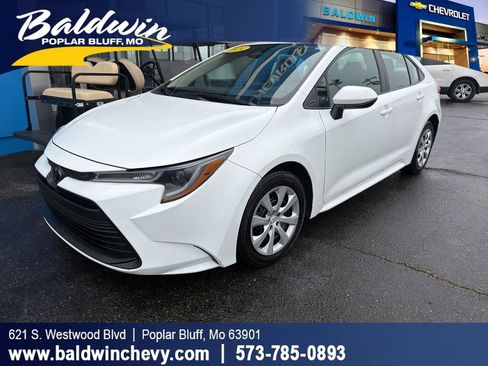 Used 2024 Toyota Corolla LE image 1