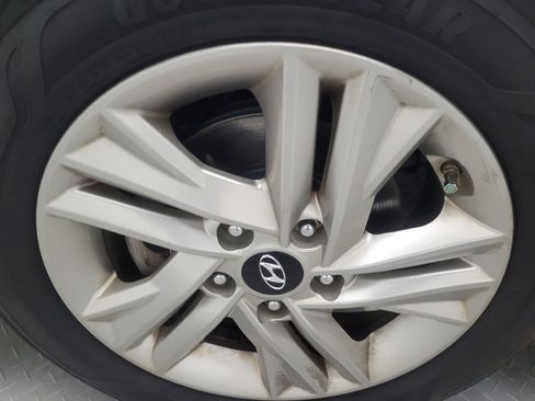 Used 2020 Hyundai Elantra SEL image 31