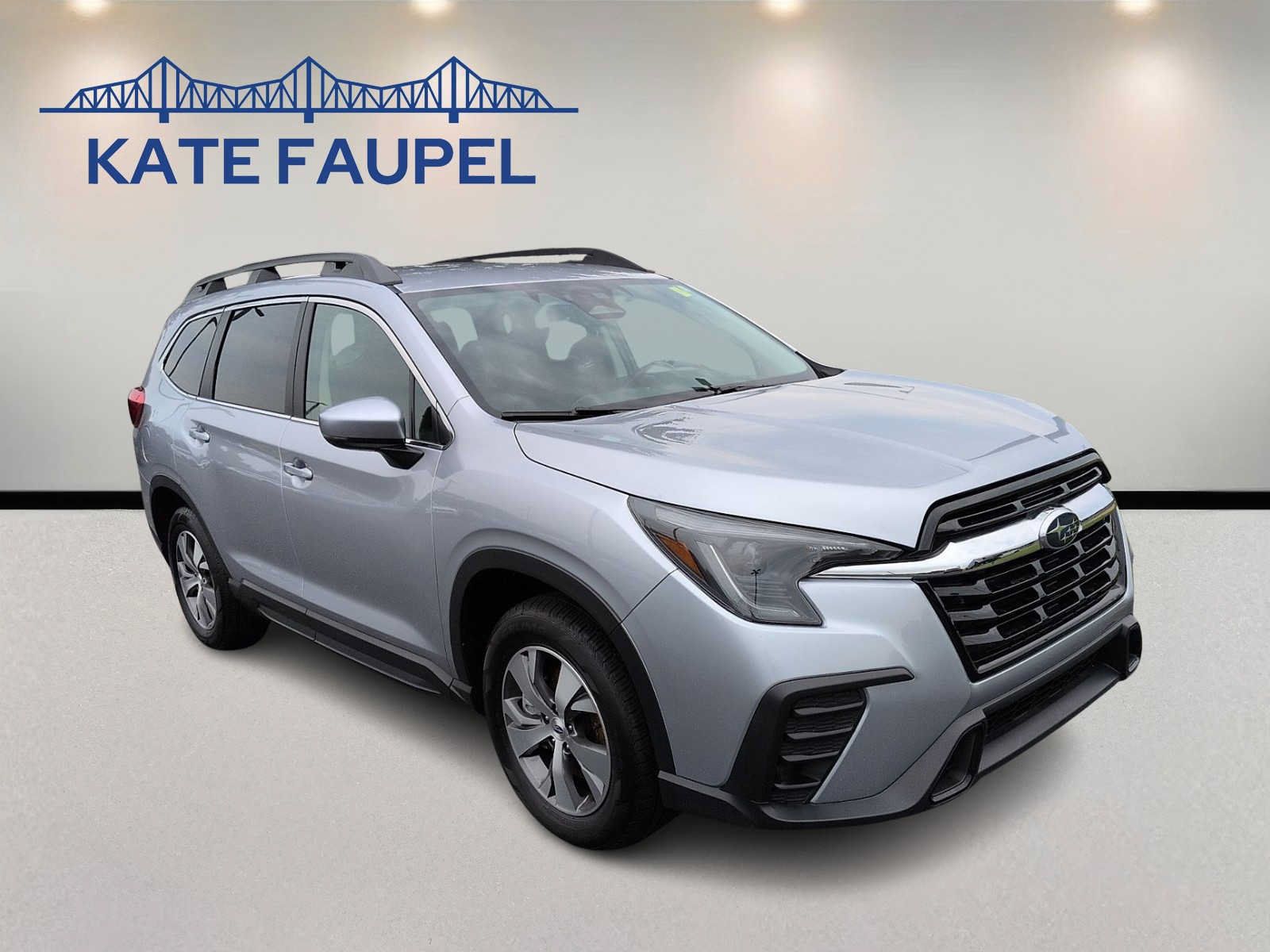 Used 2025 Subaru Ascent Premium AWD/4WD image 1