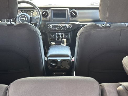 Used 2018 Jeep Wrangler Unlimited Sport S AWD/4WD image 12