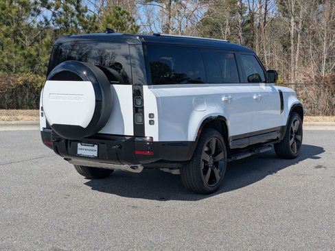 New 2026 Land Rover Defender 130 X-Dynamic SE image 6