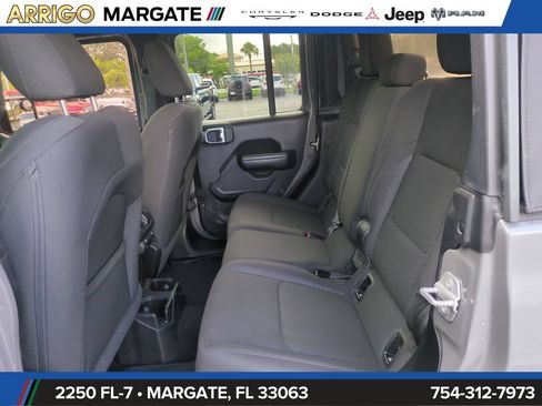 Used 2020 Jeep Gladiator Sport w/ Quick Order Package 24S AWD/4WD image 15
