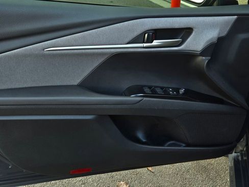 Used 2025 Toyota Camry LE image 10