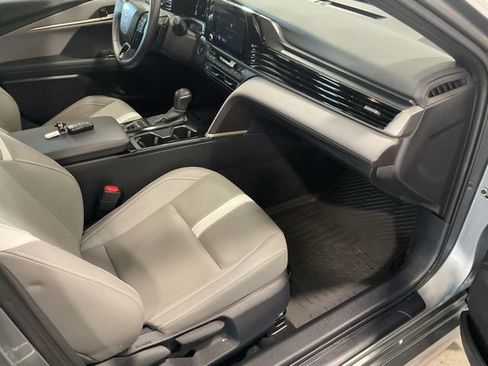 Used 2025 Toyota Camry SE w/ Convenience Package AWD/4WD image 19