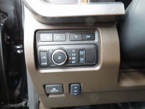 Used 2024 Ford F350 King Ranch w/ Chrome Package image 44