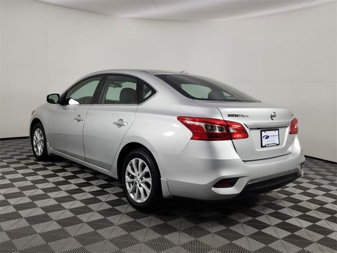 Used 2019 Nissan Sentra SV image 3