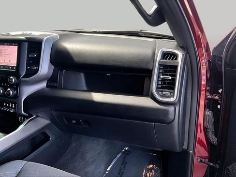Used 2022 RAM 1500 Big Horn AWD/4WD image 18