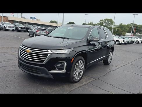 Used 2023 Chevrolet Traverse Premier w/ LPO, Floor Liner Package FWD image 4
