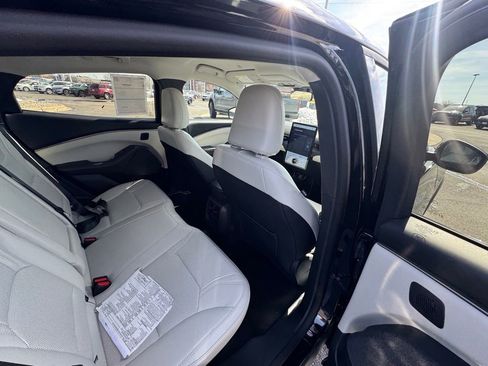 Certified 2025 Ford Mustang Mach-E Premium image 15