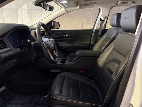 Used 2022 GMC Acadia Denali w/ Denali Ultimate Package AWD/4WD image 18