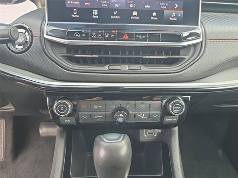 Used 2024 Jeep Compass Trailhawk AWD/4WD image 27