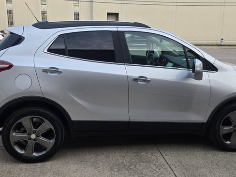 Used 2018 Buick Encore Preferred image 10