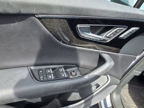 Used 2019 Audi Q7 3.0T Premium w/ Convenience Package AWD/4WD image 11