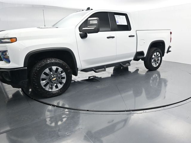 Used 2024 Chevrolet Silverado 2500 Custom w/ Custom Value Package AWD/4WD image 4