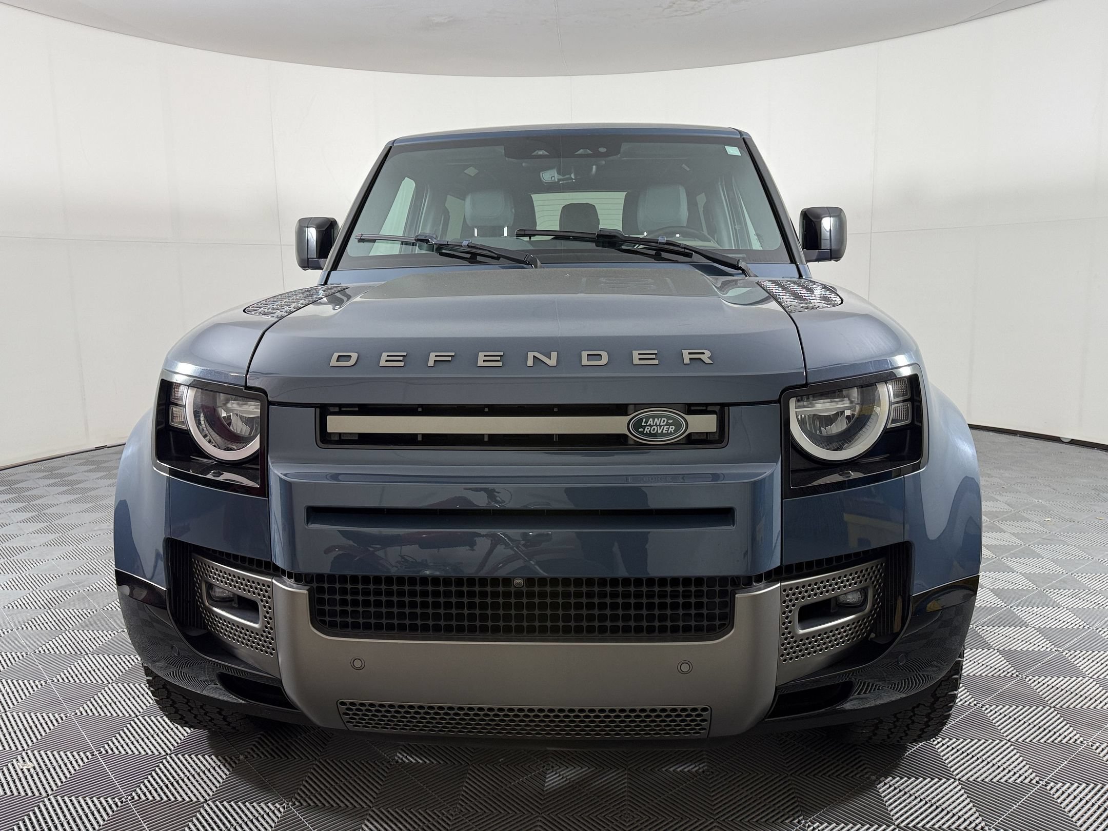 Used 2021 Land Rover Defender 90 X-Dynamic S AWD/4WD image 6