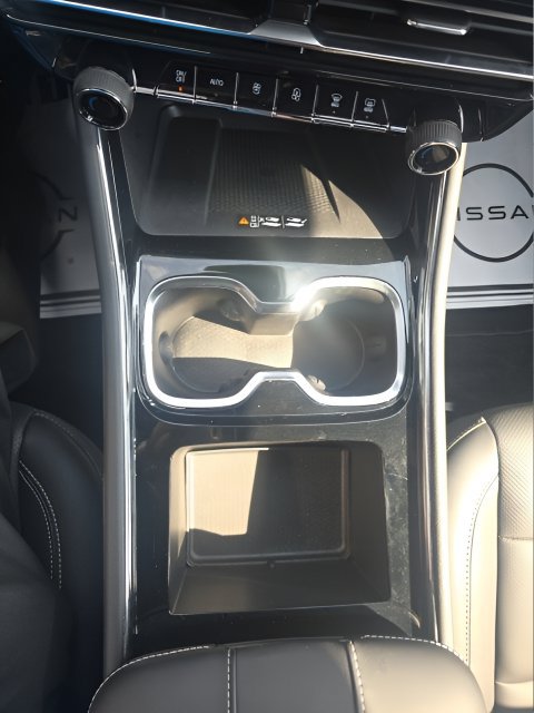 Used 2026 Chevrolet Traverse LT AWD/4WD image 16