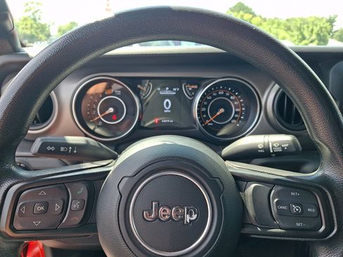 Certified 2022 Jeep Wrangler Sport AWD/4WD image 19