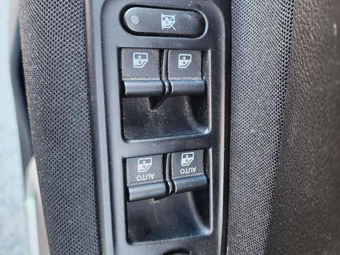 Used 2020 Jeep Renegade Latitude w/ Cold Weather Group image 18