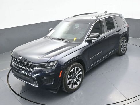 Used 2024 Jeep Grand Cherokee Overland w/ Luxury Tech Group IV image 54