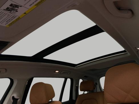 Certified 2023 BMW X7 xDrive40i w/ Executive Package image 33