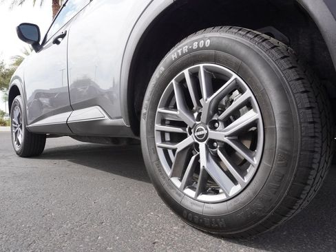 Certified 2024 Nissan Rogue S AWD/4WD image 6