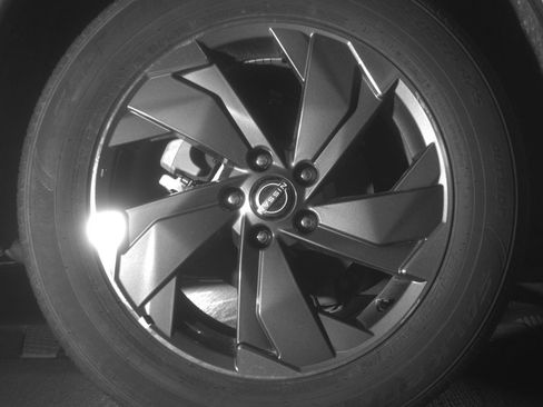 Used 2025 Nissan Rogue SV image 15