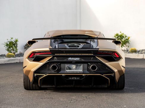 Used 2023 Lamborghini Huracan Tecnica image 8