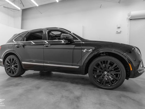 Used 2017 Bentley Bentayga AWD/4WD image 5
