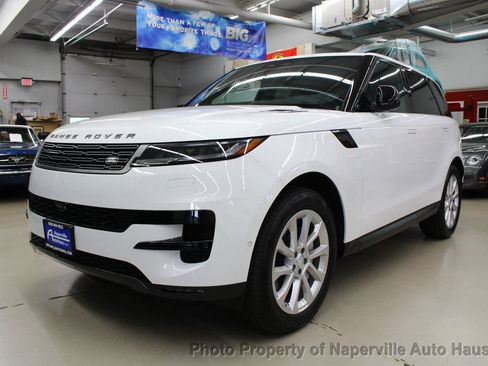 Used 2025 Land Rover Range Rover Sport SE AWD/4WD image 2