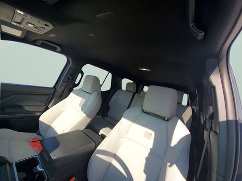 Used 2026 Toyota 4Runner SR5 AWD/4WD image 17