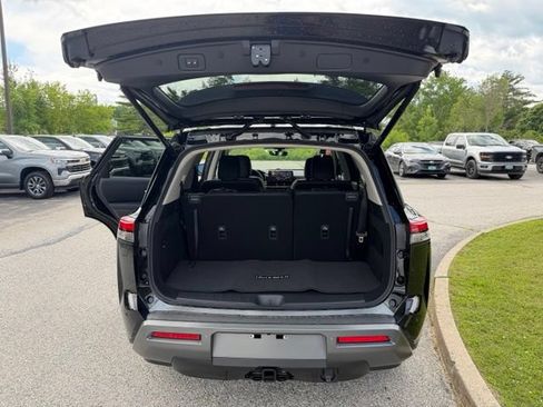 New 2026 Nissan Pathfinder SL AWD/4WD image 13
