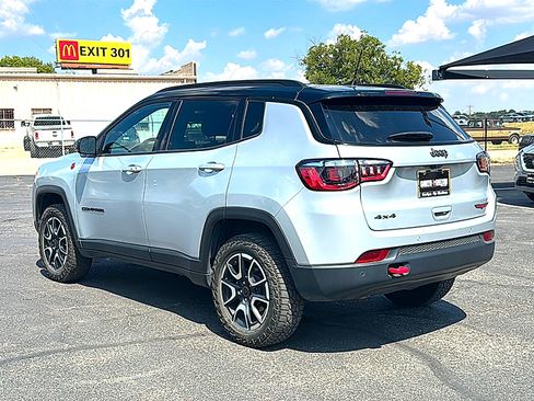 Used 2025 Jeep Compass Trailhawk AWD/4WD image 6