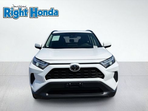 Used 2025 Toyota RAV4 XLE FWD image 5