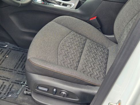 Certified 2024 Chevrolet Equinox LT FWD image 23