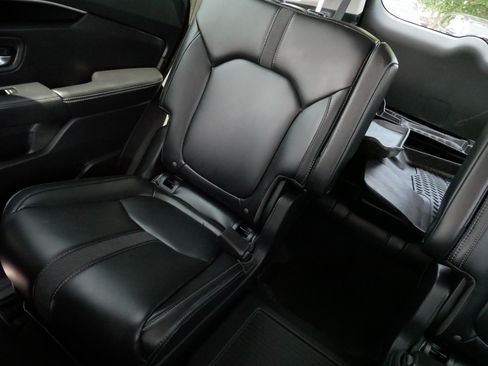 Used 2023 Honda Pilot EX-L image 12