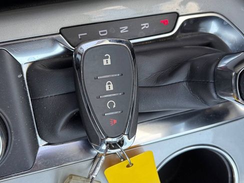 Used 2025 Chevrolet Blazer LT FWD image 13