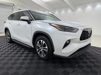 Used 2022 Toyota Highlander XLE FWD video 1