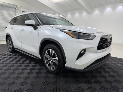 Used 2022 Toyota Highlander XLE